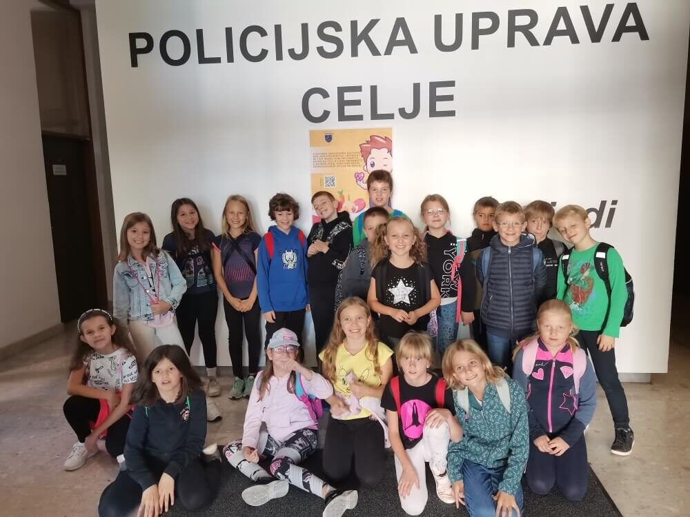 Obisk policijske postaje - tretješolci 2023