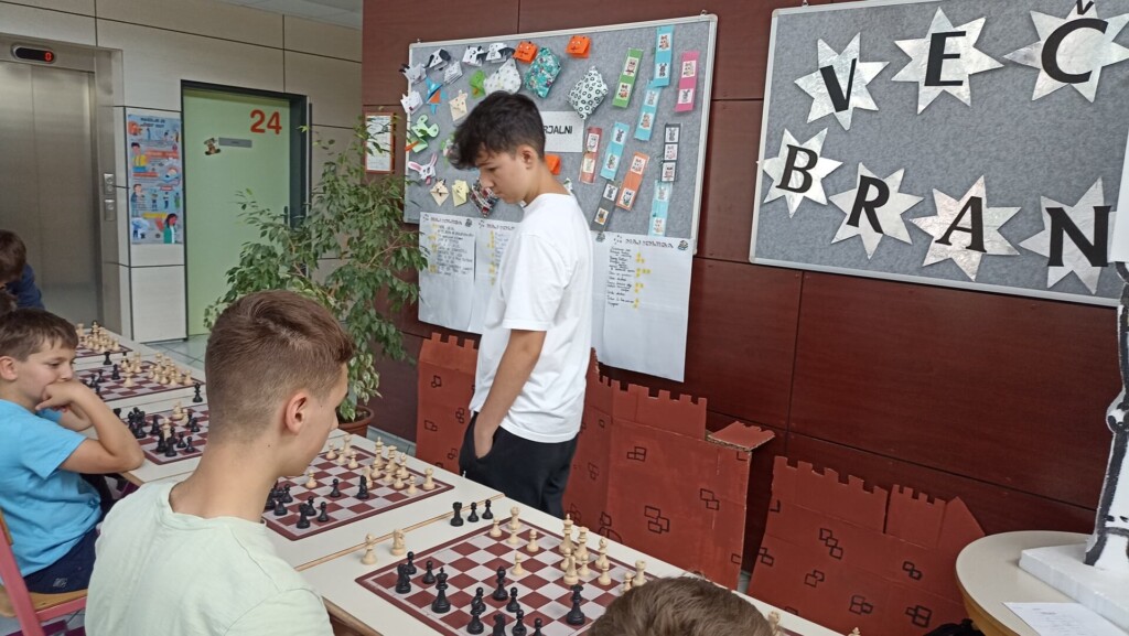 Šahovska simultanka OŠ Frana Kranjca, junij 2024