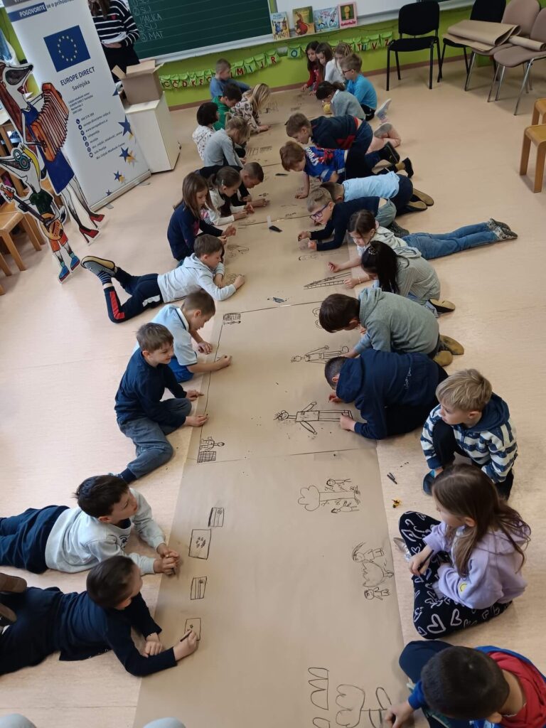 Lovro in Pavla med prvošolci, april 2025