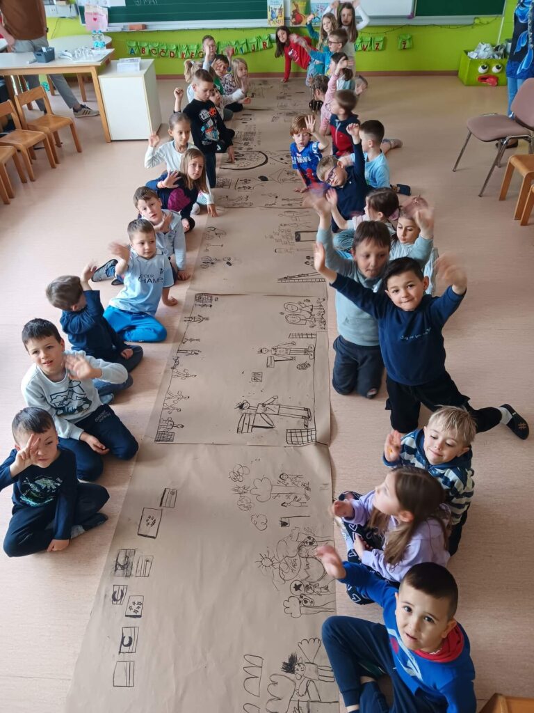 Lovro in Pavla med prvošolci, april 2025