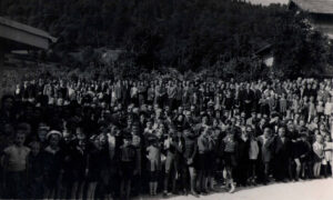 Občinstvo na slovesni otvoritvi Osnovne šole Frana Kranjca, 18. 9. 1955