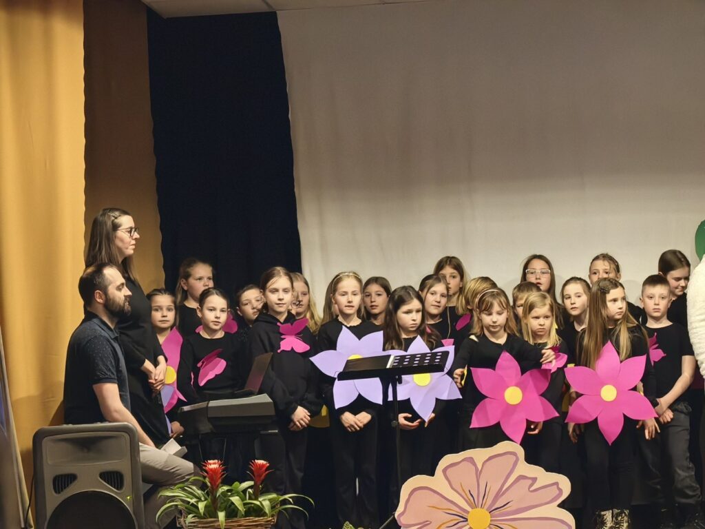 Nastop ob dnevu žena in materinskem dnevu, marec 2026