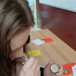 Teden pisanja z roko 2025 - Ko spomini zadišijo