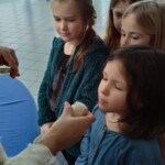 Teden pisanja z roko 2025 - Ko spomini zadišijo