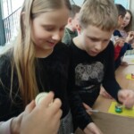 Teden pisanja z roko 2025 - Ko spomini zadišijo