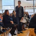 Kulturni praznik 2025 in Otroci pojejo slovenske pesmi in se veselijo