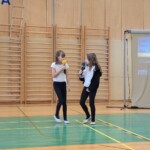 Kulturni praznik 2025 in Otroci pojejo slovenske pesmi in se veselijo