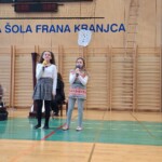 Kulturni praznik 2025 in Otroci pojejo slovenske pesmi in se veselijo