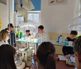 Kemijska delavnica na I. gimnaziji v Celju, november 2025