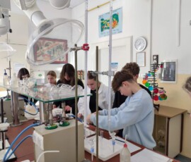 Kemijska delavnica na I. gimnaziji v Celju, november 2025